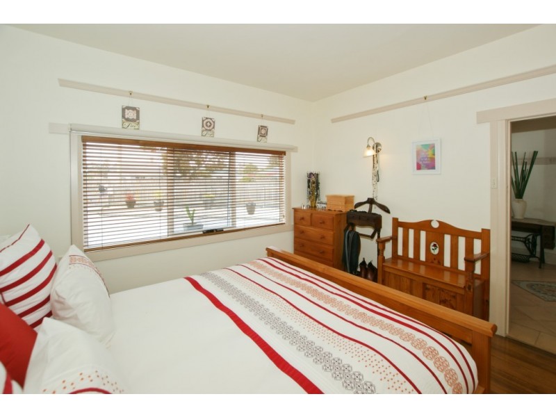 12 Hobbs Parade, West Ulverstone TAS 7315