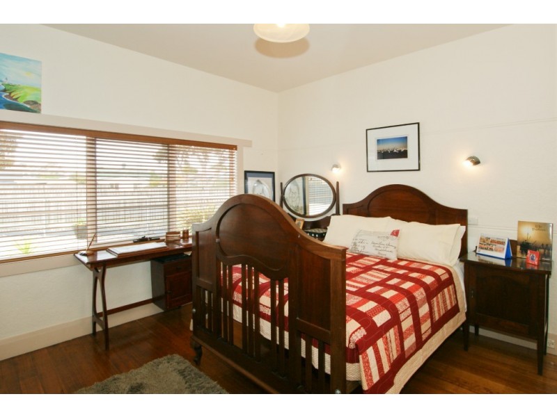 12 Hobbs Parade, West Ulverstone TAS 7315