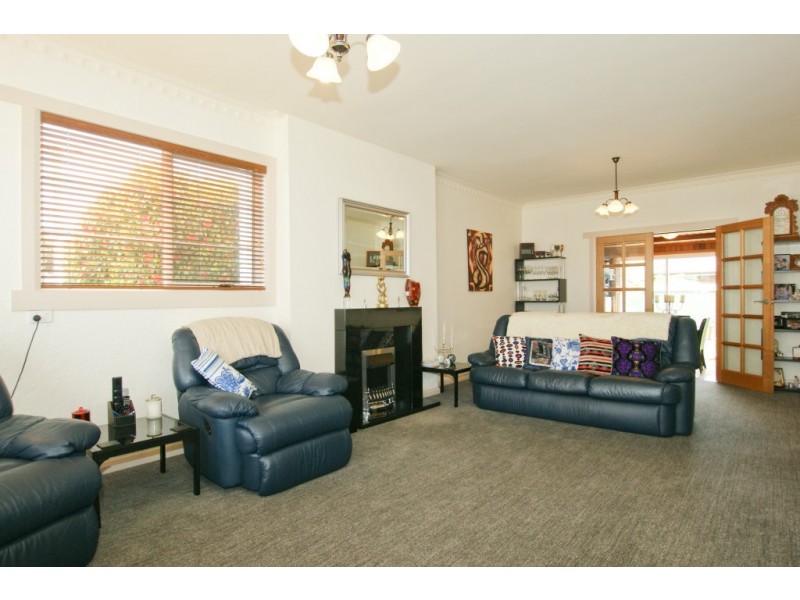 12 Hobbs Parade, West Ulverstone TAS 7315