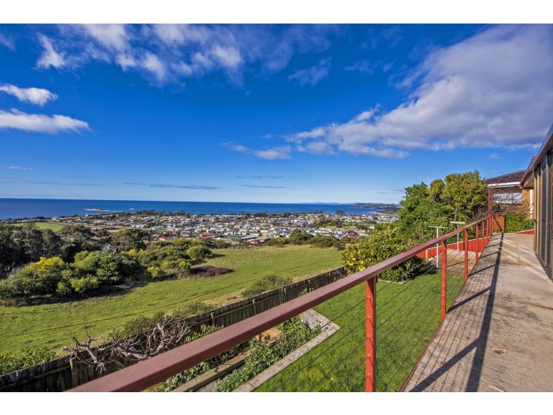 7 Burnett Crescent, West Ulverstone TAS 7315