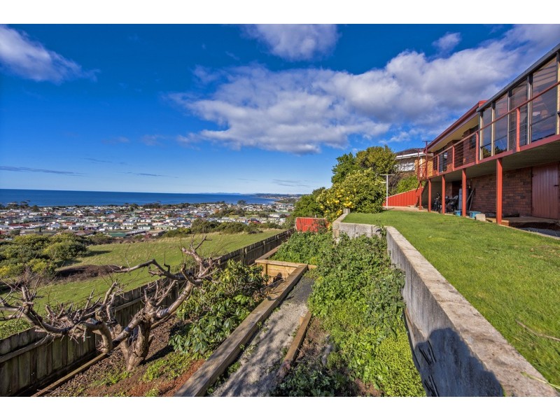 7 Burnett Crescent, West Ulverstone TAS 7315