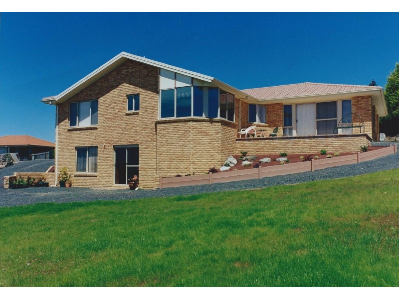 54 Clara Street, West Ulverstone TAS 7315