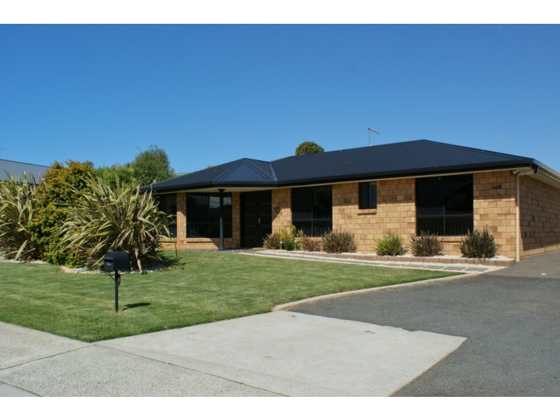 2 Fairlight Place, West Ulverstone TAS 7315