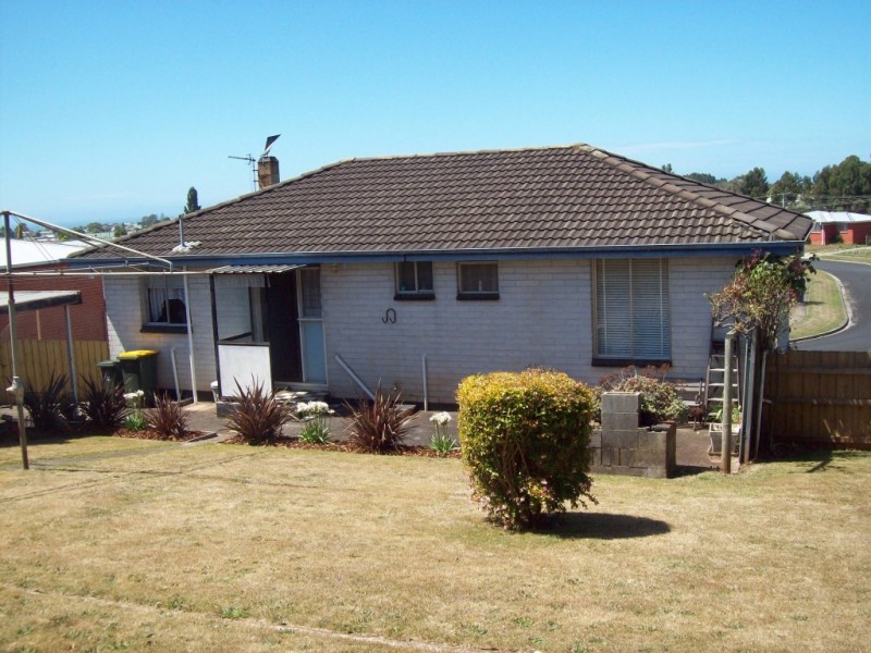 16 Charleston Crescent, Ulverstone TAS 7315