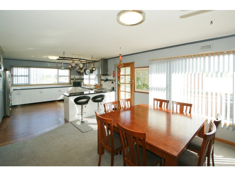 16 Nichols Street, Ulverstone TAS 7315