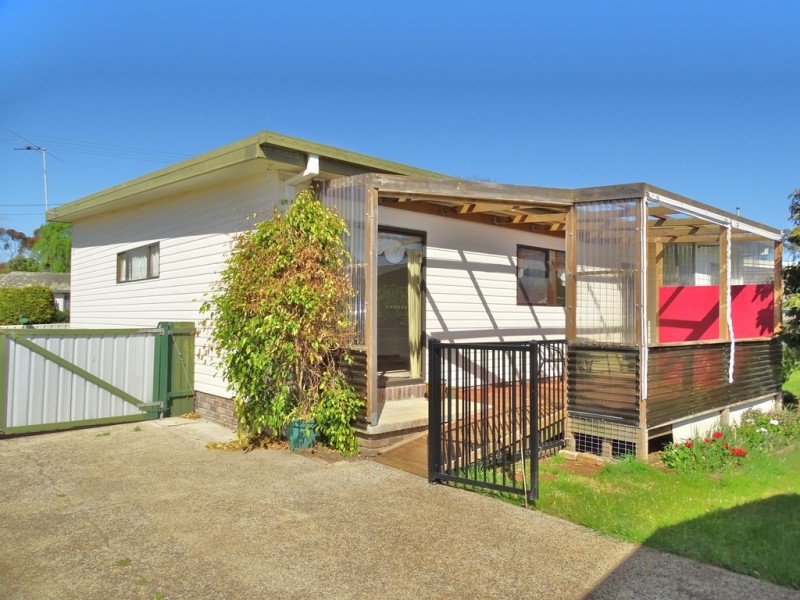 14 Helen Street, West Ulverstone TAS 7315
