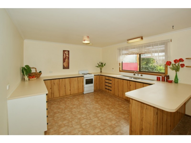 14 Helen Street, West Ulverstone TAS 7315