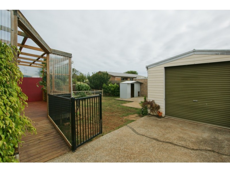 14 Helen Street, West Ulverstone TAS 7315