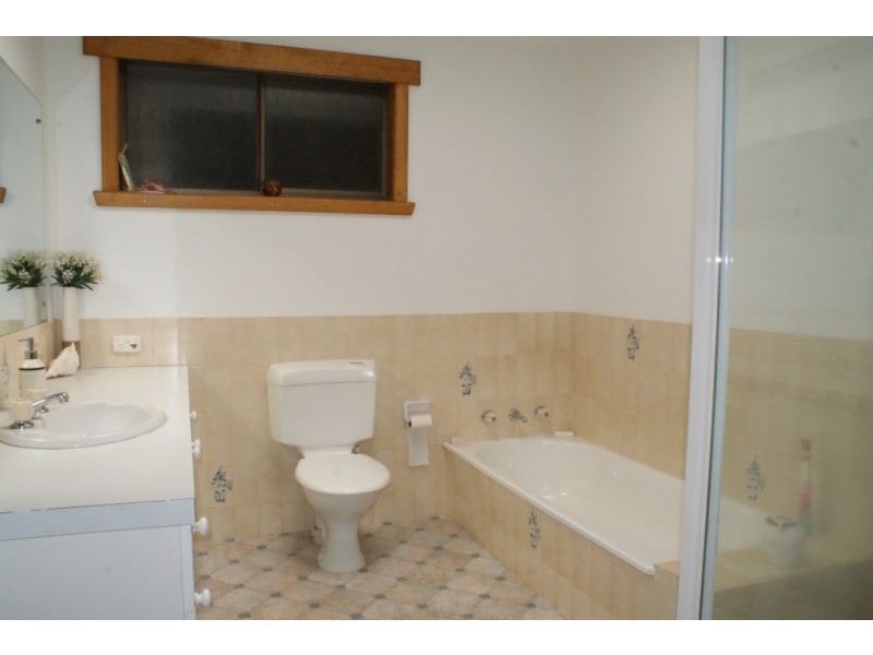 100 Upper Maud Street, West Ulverstone TAS 7315