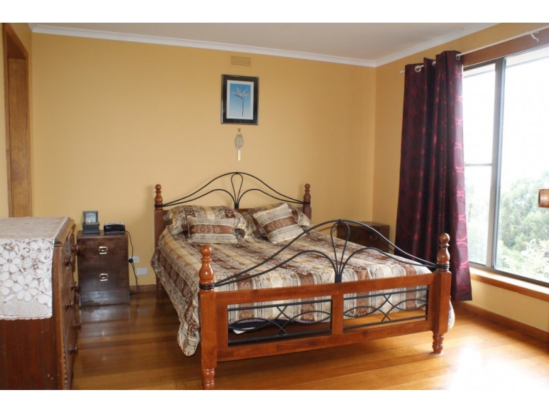 100 Upper Maud Street, West Ulverstone TAS 7315