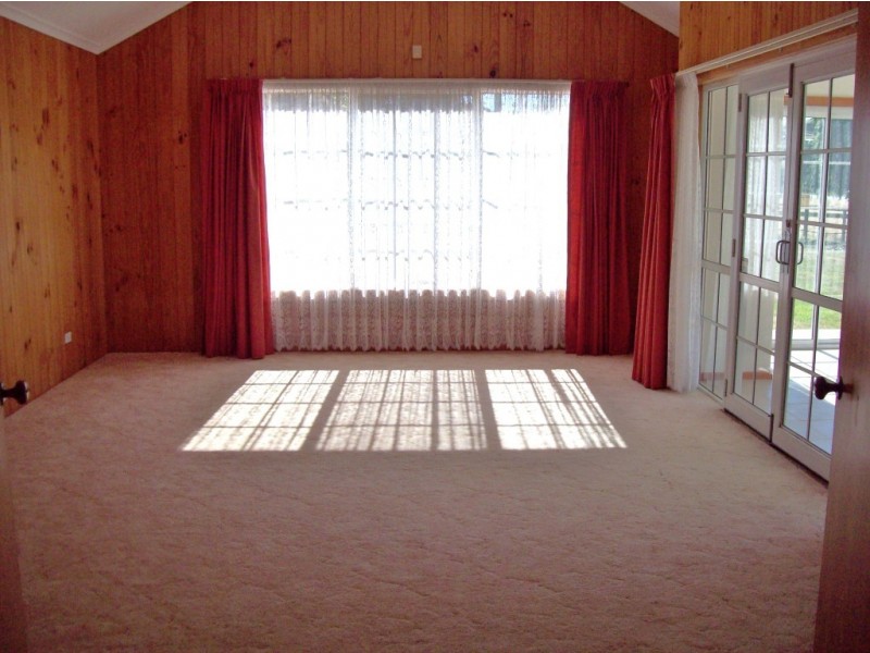 247 Penguin Road, West Ulverstone TAS 7315