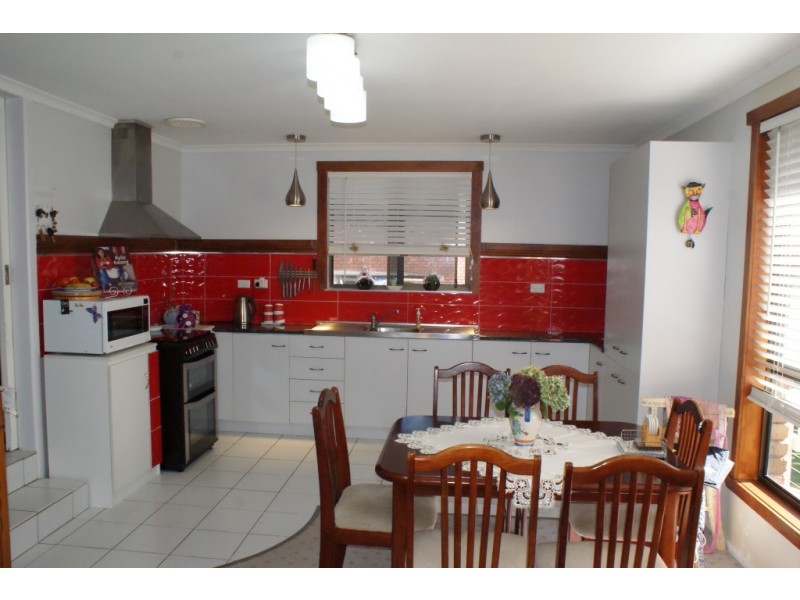 15 Olympic Court, Penguin TAS 7316