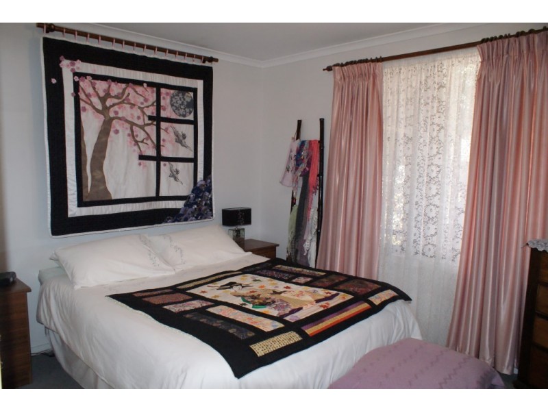 15 Olympic Court, Penguin TAS 7316