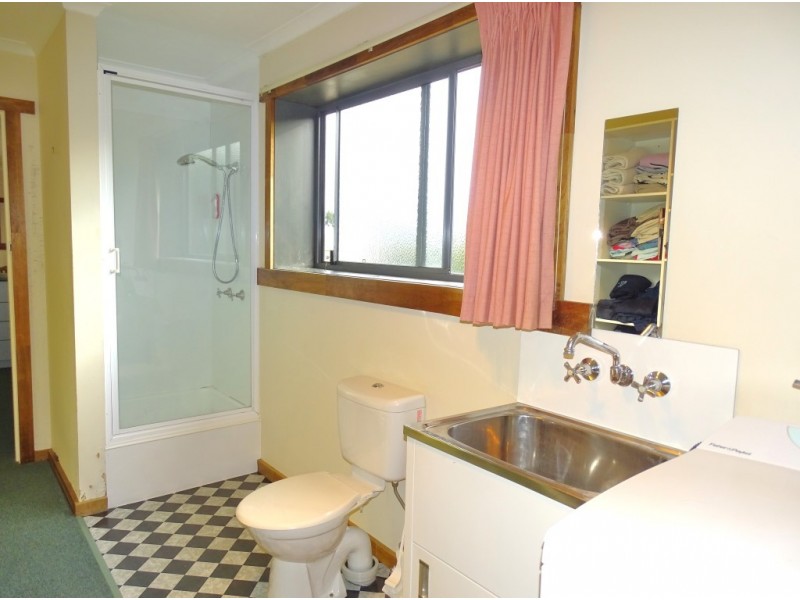 6 Fairlight Place, West Ulverstone TAS 7315
