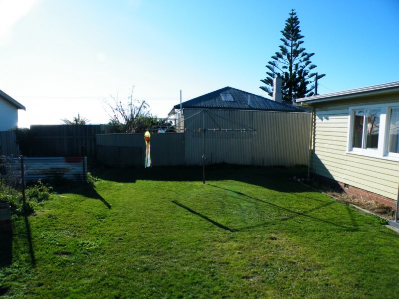 2 Overall Street, Sulphur Creek TAS 7316