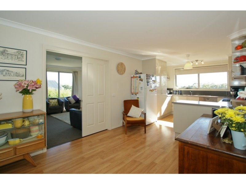 39 McCall Terrace, Stony Rise TAS 7310