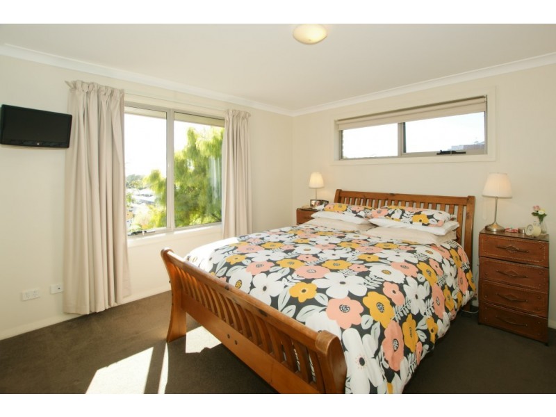 39 McCall Terrace, Stony Rise TAS 7310