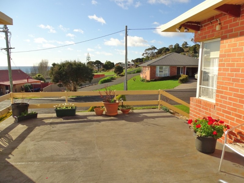 10 Hampson Street, Penguin TAS 7316