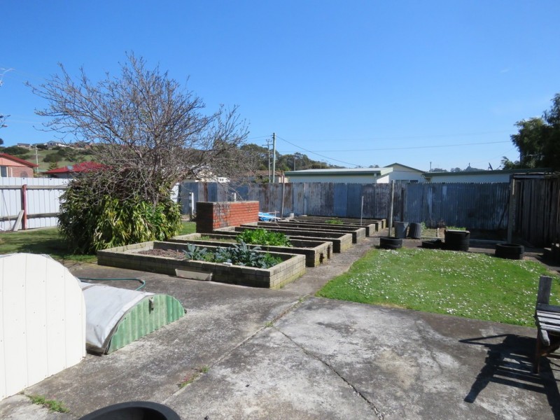 16 Bertha Street, West Ulverstone TAS 7315