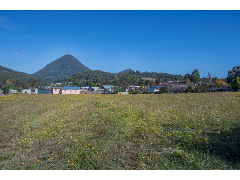 112 South Road, Penguin TAS 7316