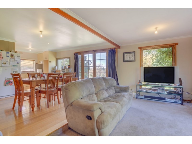 112 South Road, Penguin TAS 7316