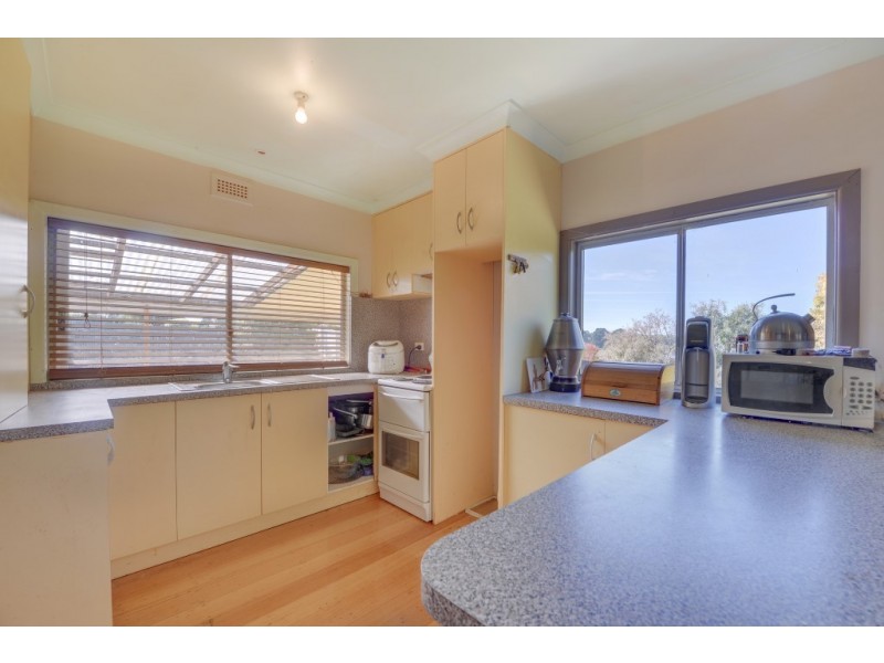 112 South Road, Penguin TAS 7316