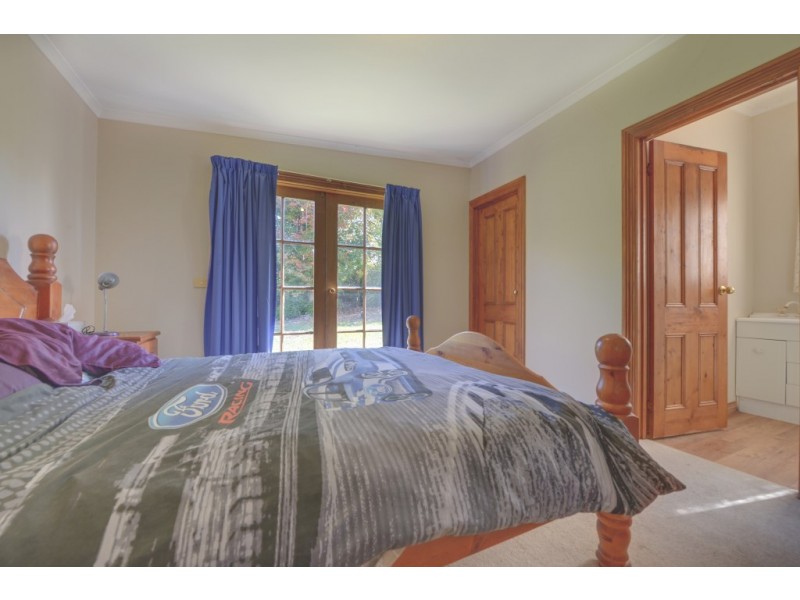 112 South Road, Penguin TAS 7316