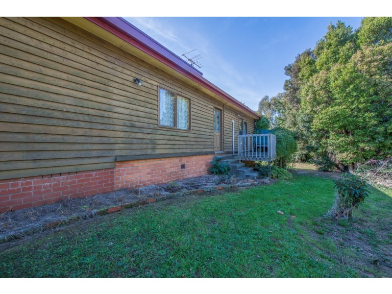 112 South Road, Penguin TAS 7316