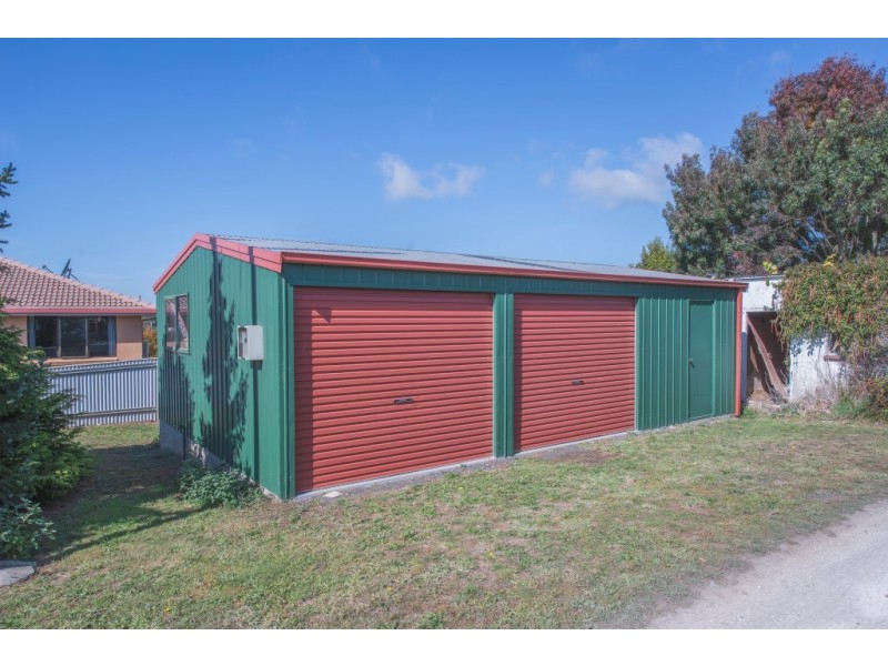 112 South Road, Penguin TAS 7316