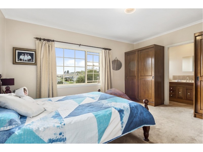 86 Ironcliffe Road, Penguin TAS 7316