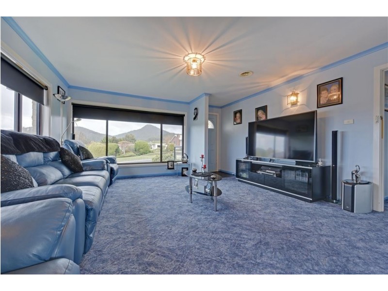 105 South Road, Penguin TAS 7316