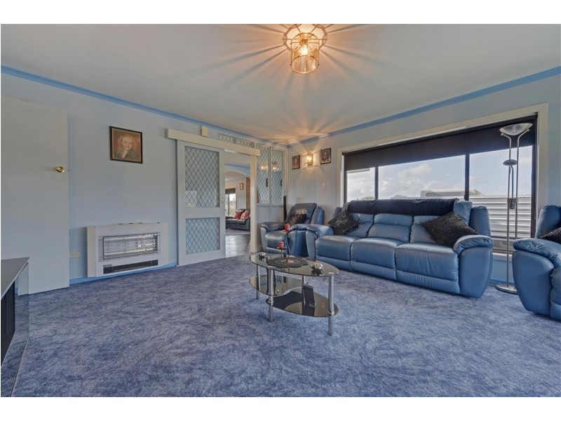 105 South Road, Penguin TAS 7316