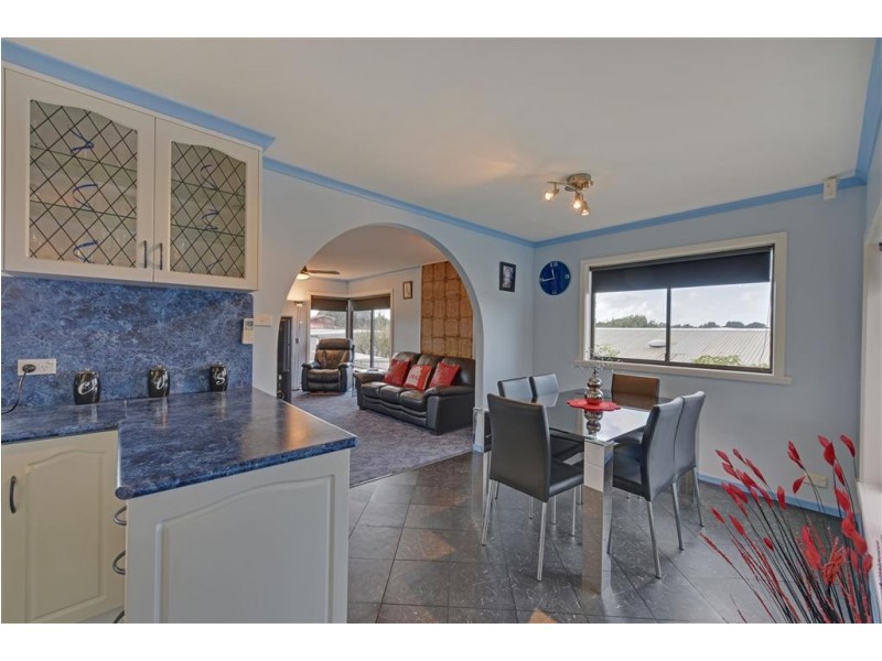 105 South Road, Penguin TAS 7316