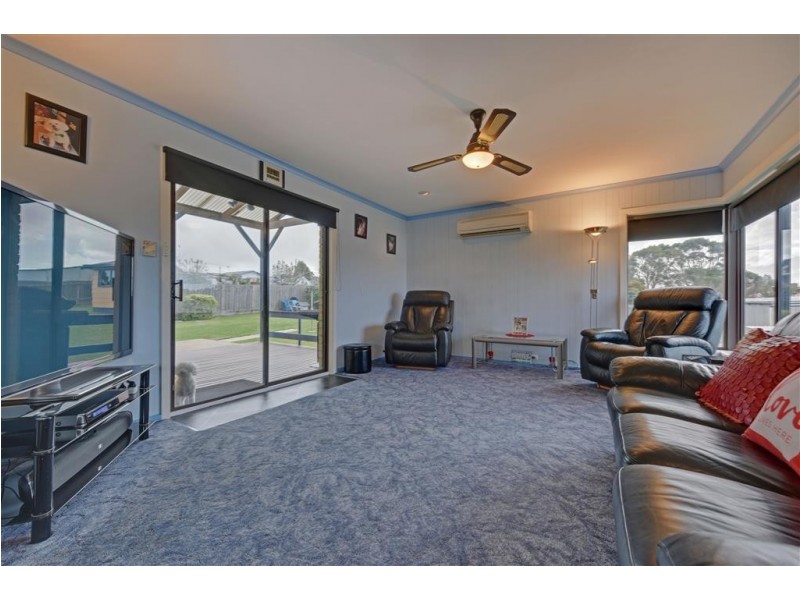 105 South Road, Penguin TAS 7316