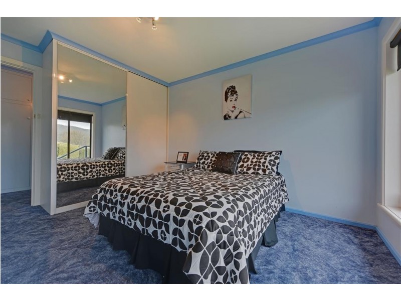 105 South Road, Penguin TAS 7316