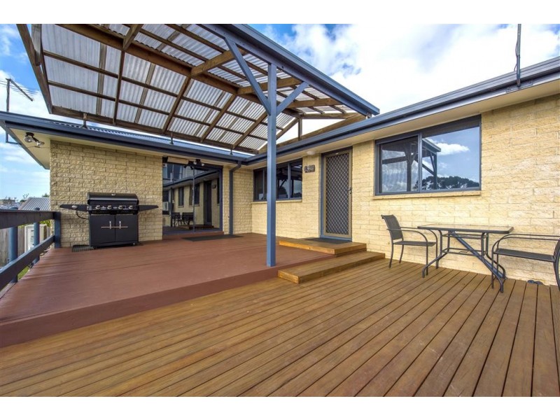 105 South Road, Penguin TAS 7316
