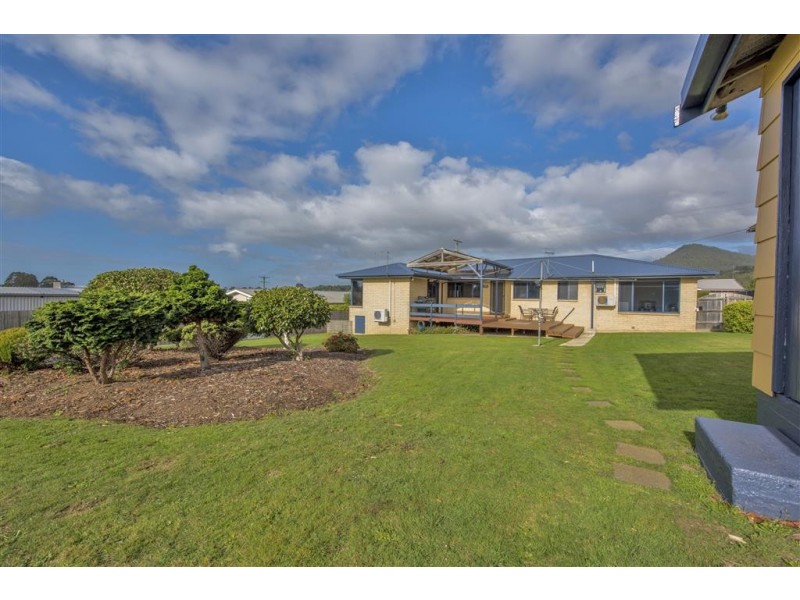 105 South Road, Penguin TAS 7316