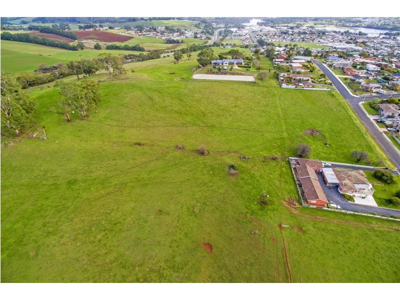 . Trevor Street, Ulverstone TAS 7315