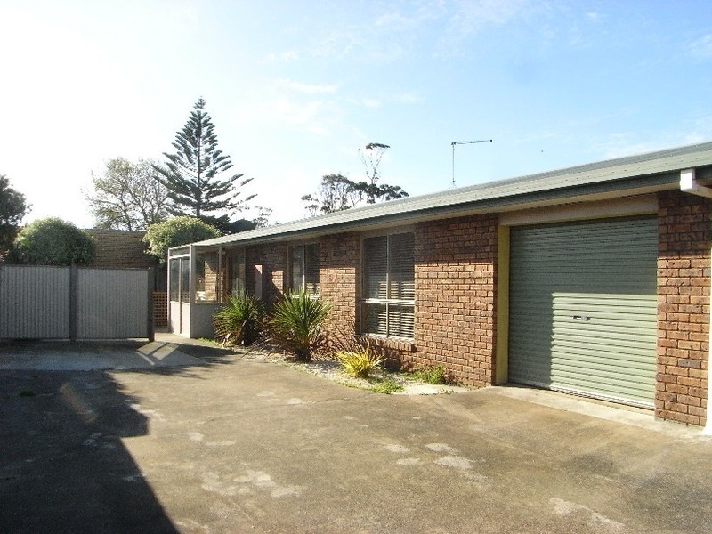 2     13 Jenner Street, Wynyard TAS 7325