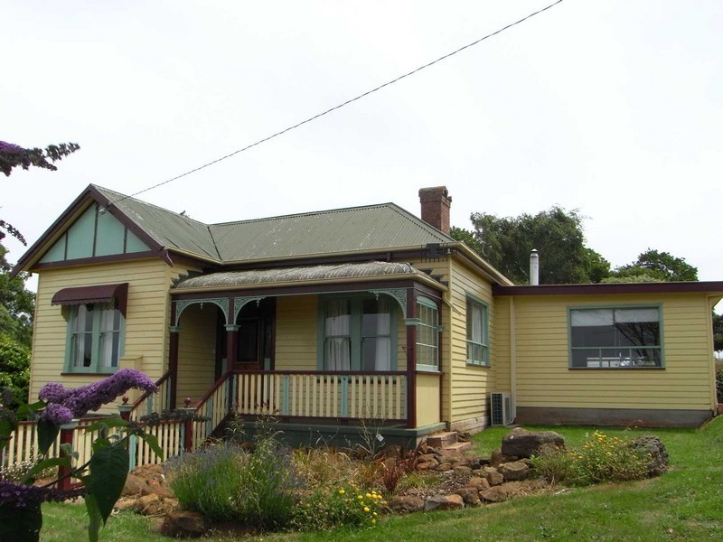 16901 Bass Highway, Flowerdale TAS 7325