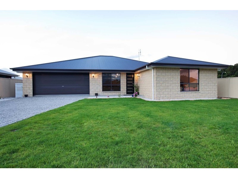 22 York Street, Wynyard TAS 7325