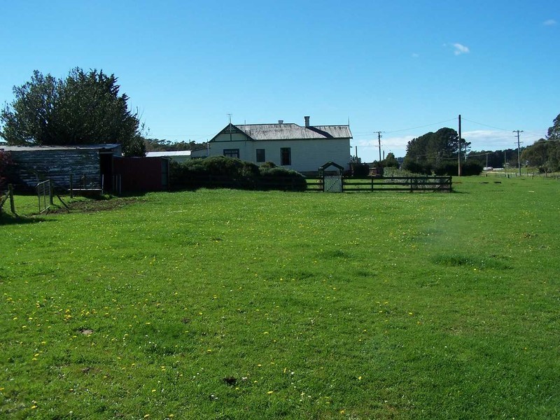 9 Takone Road, Yolla TAS 7325