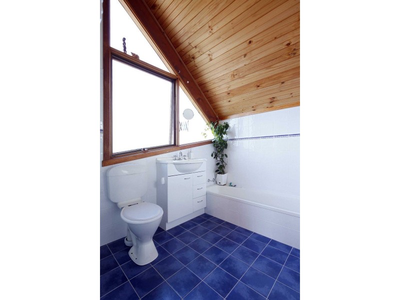 107 Old Bass Highway, Wynyard TAS 7325