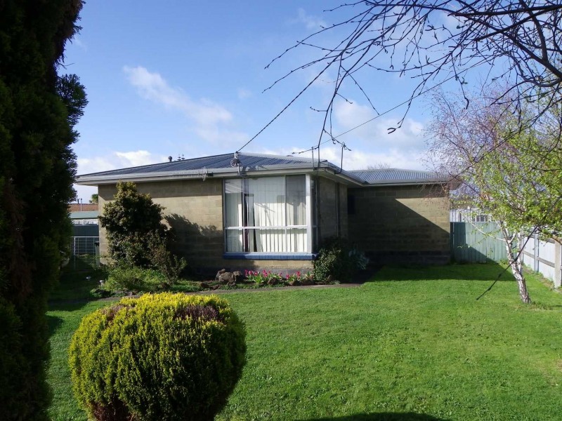 8 Palm Crescent, Wynyard TAS 7325