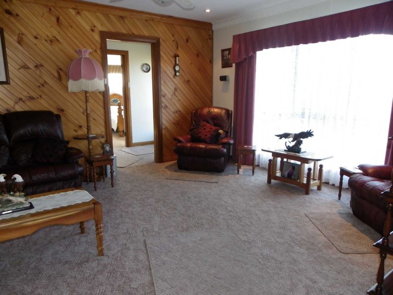 11 Athol Street, Somerset TAS 7322