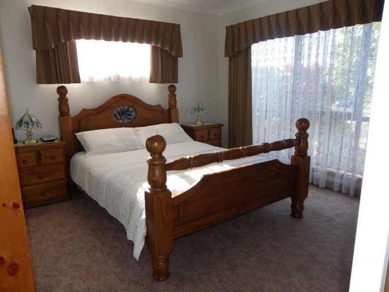 11 Athol Street, Somerset TAS 7322