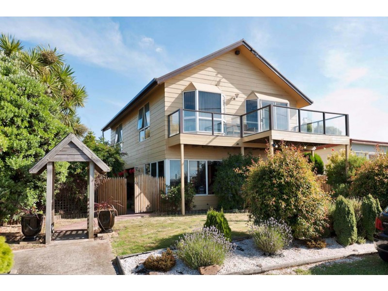 10 Barnett Street, Crayfish Creek TAS 7321