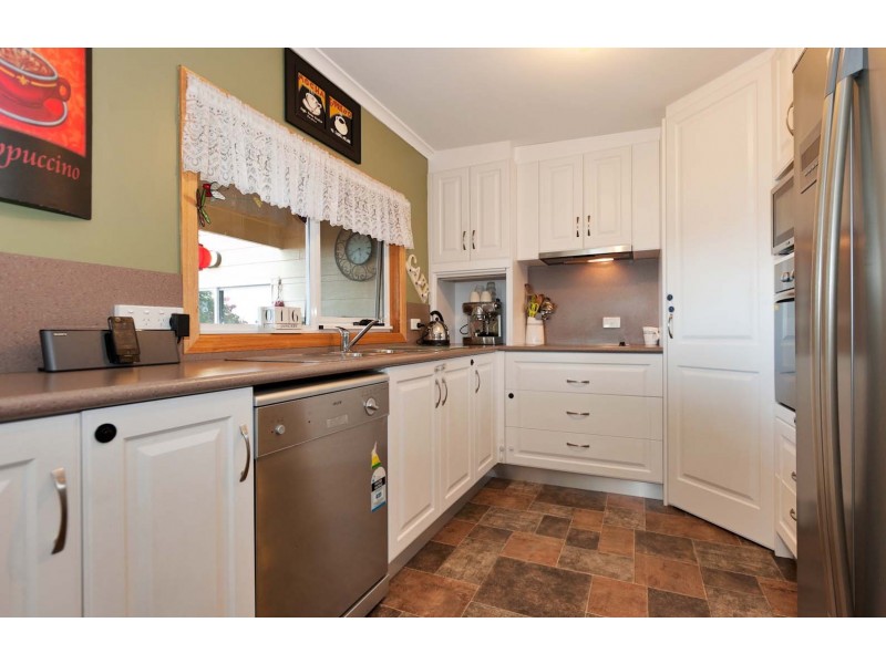 10 Barnett Street, Crayfish Creek TAS 7321
