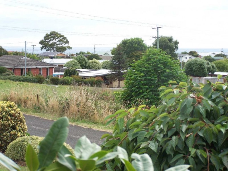 61 Lyons Street, Somerset TAS 7322