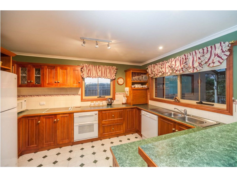 16 Golf Links Road, Wynyard TAS 7325